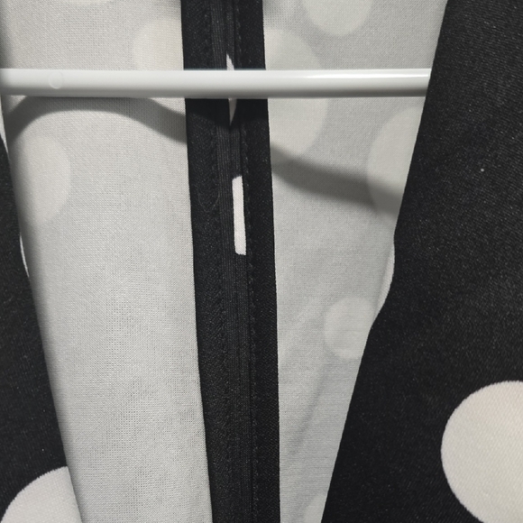 Lightweight NYCC Black and White Polka Dot Blazer With 3/4 Sleeves Size Medium - Picture 8 of 11